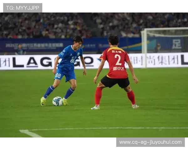 常德岳阳足球激战回顾 两队争夺激烈比分难分胜负